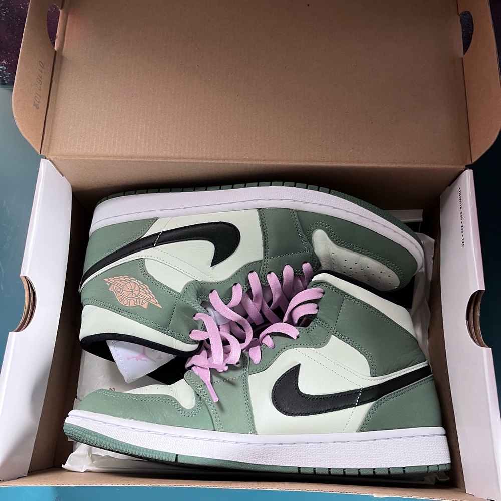 Women’s Air Jordan 1 Mid SE Dutch Green